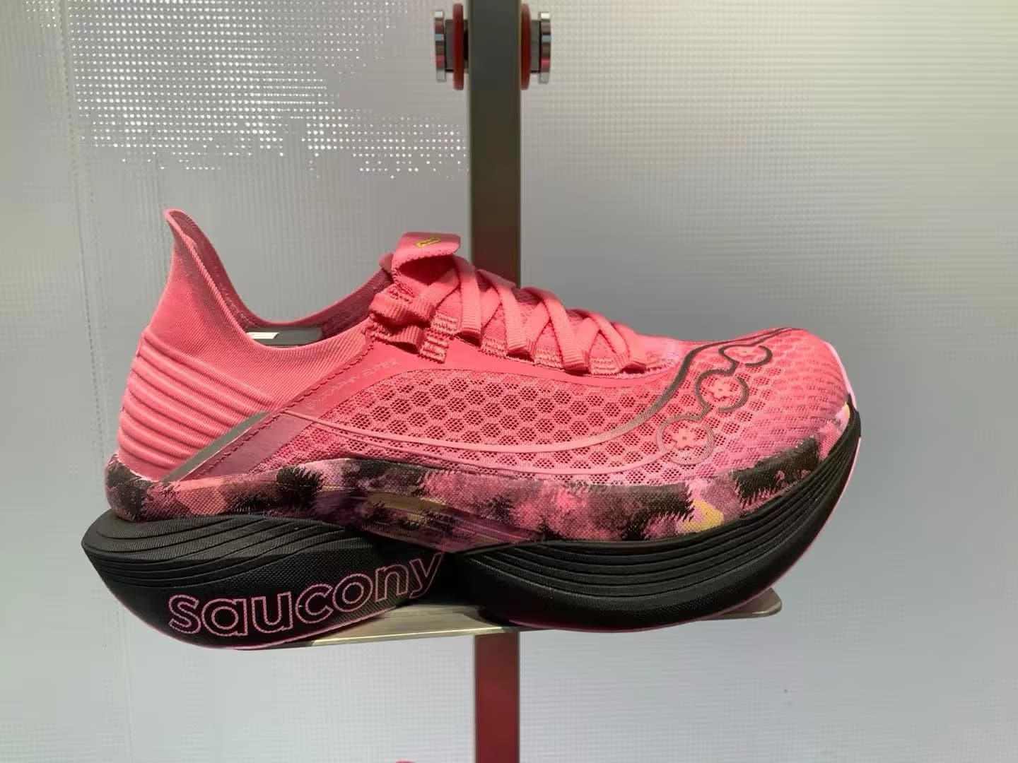 Saucony - Image 6